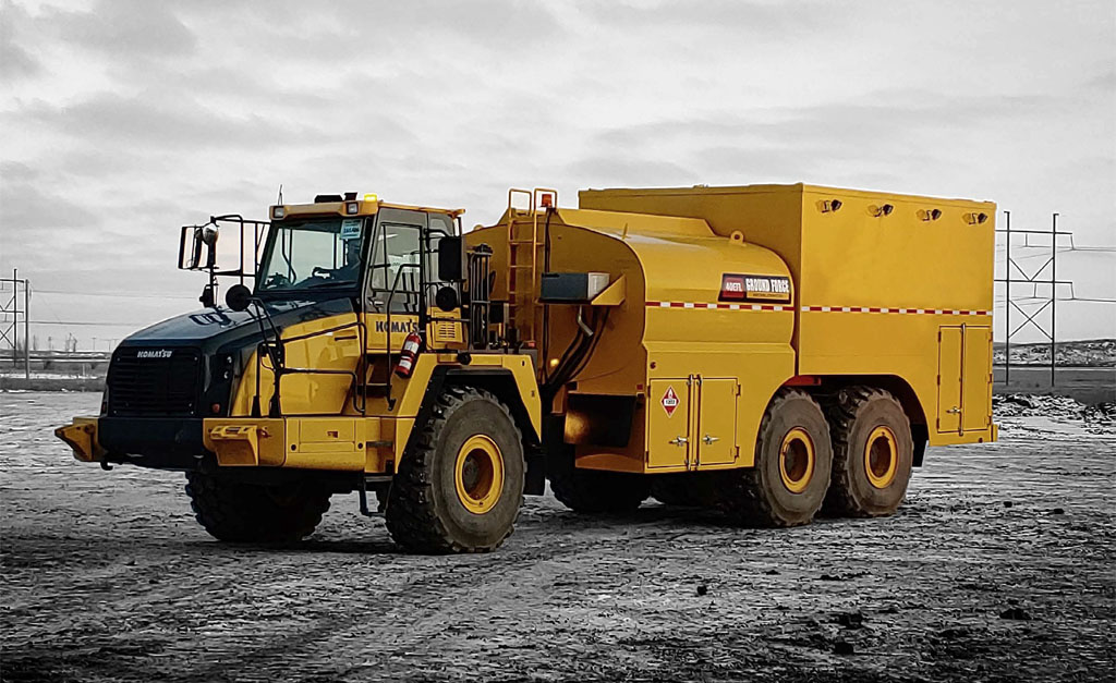 Ground Force Articulated Fuel and Lube Truck 2