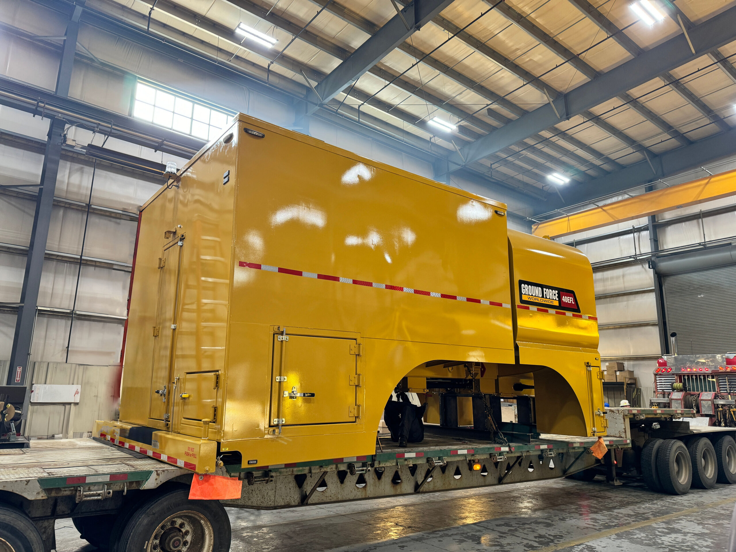 40 Ton Enclosed Fuel & Lube Truck 40 Ton Enclosed Fuel & Lube Truck