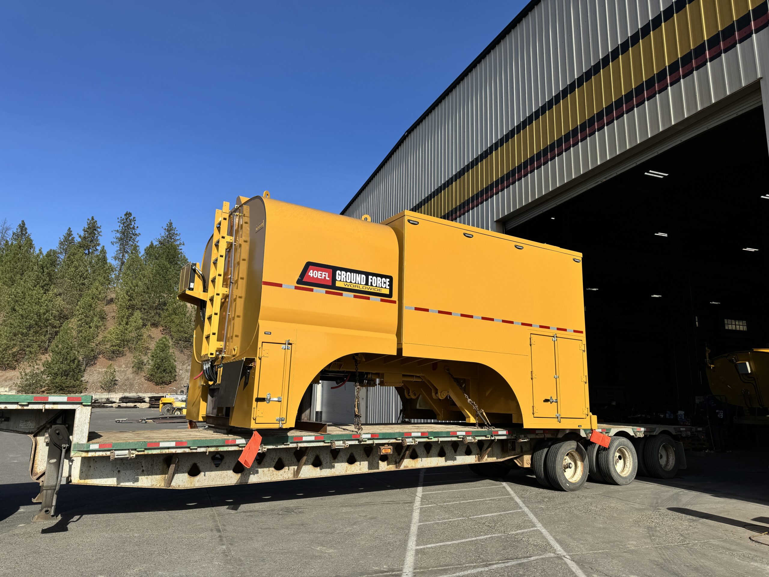 40 Ton Enclosed Fuel & Lube Truck 20241030 205257094 iOS